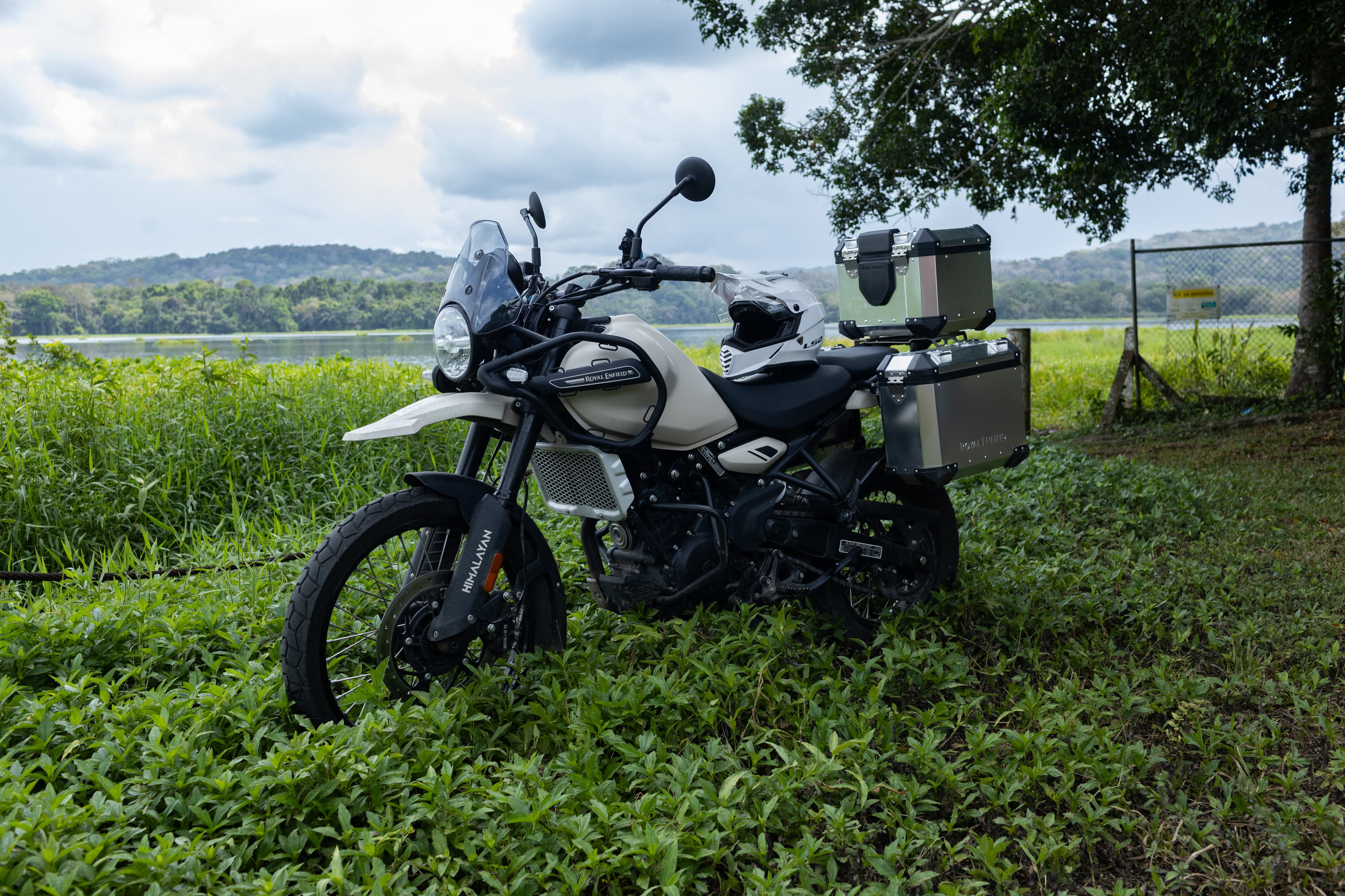 Royal Enfield Himalayan 13